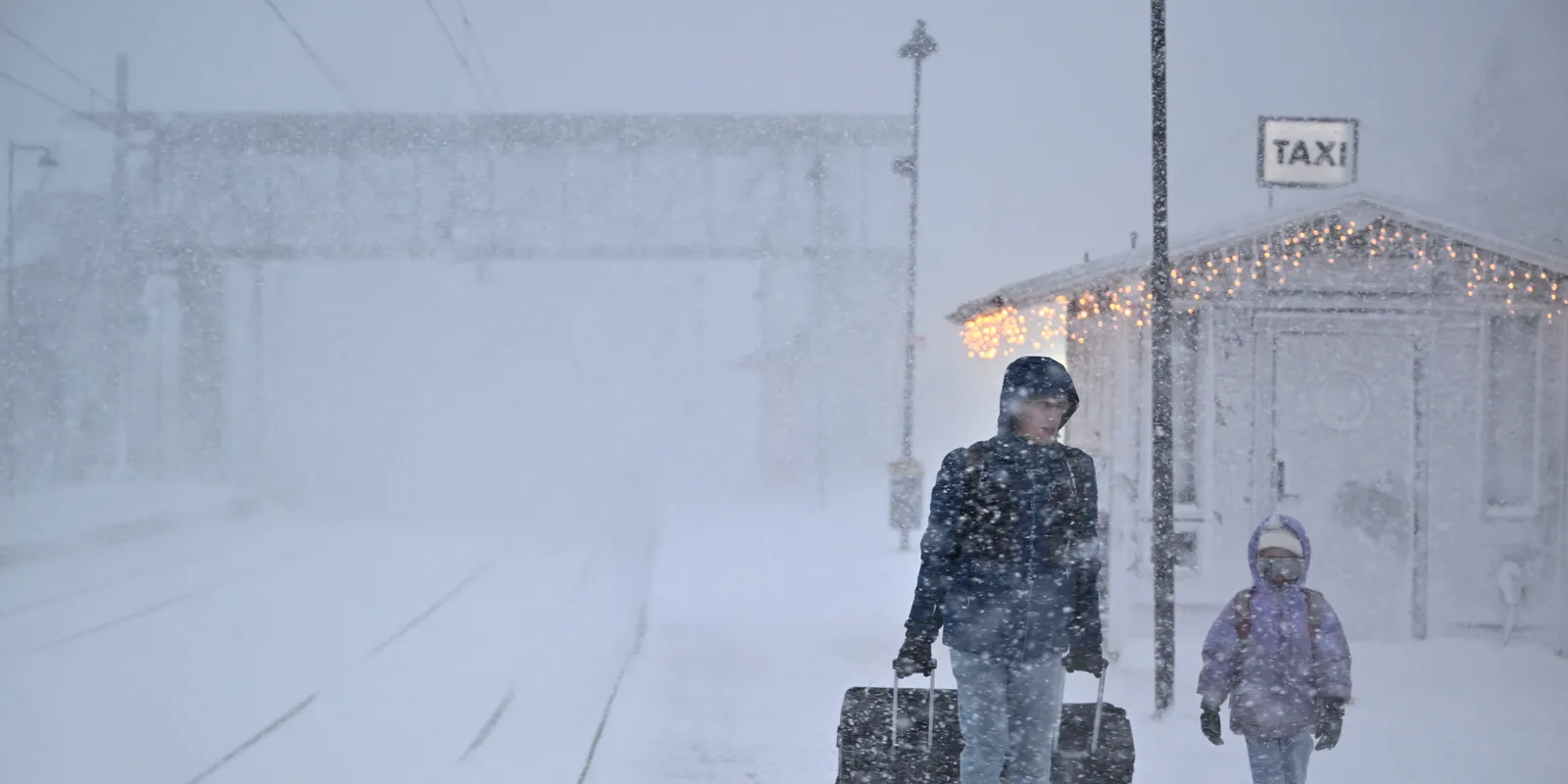 Kettészakítja az országot a hófúvás, itt lesz a legrosszabb