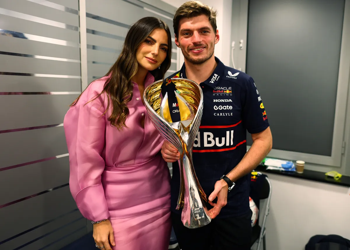 Verstappen és kilenc évvel idősebb párja, Kelly Piquet