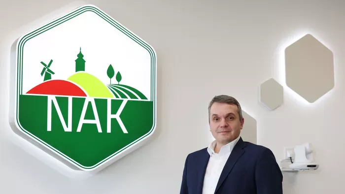 A kormány és a NAK megmenti a bajba került gazdákat.