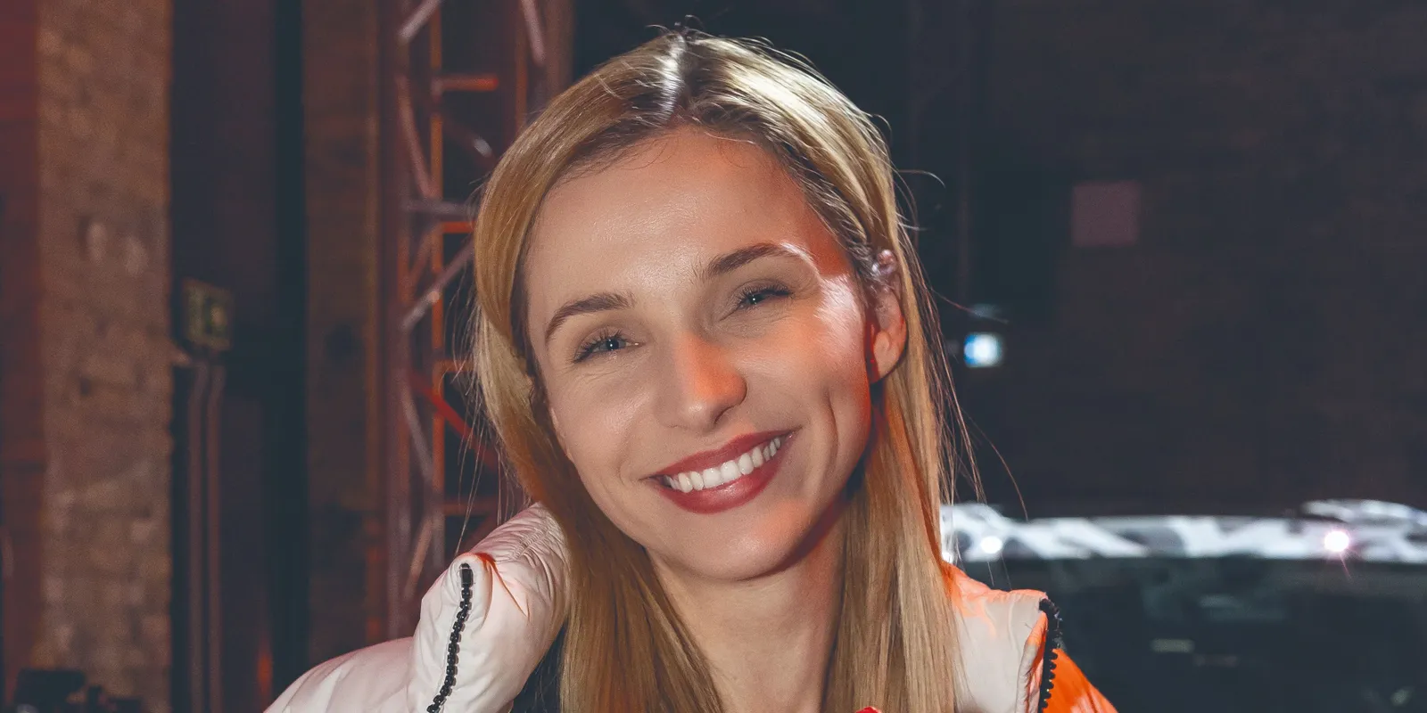 A tengerparton mutatta meg testét a magyar színésznő