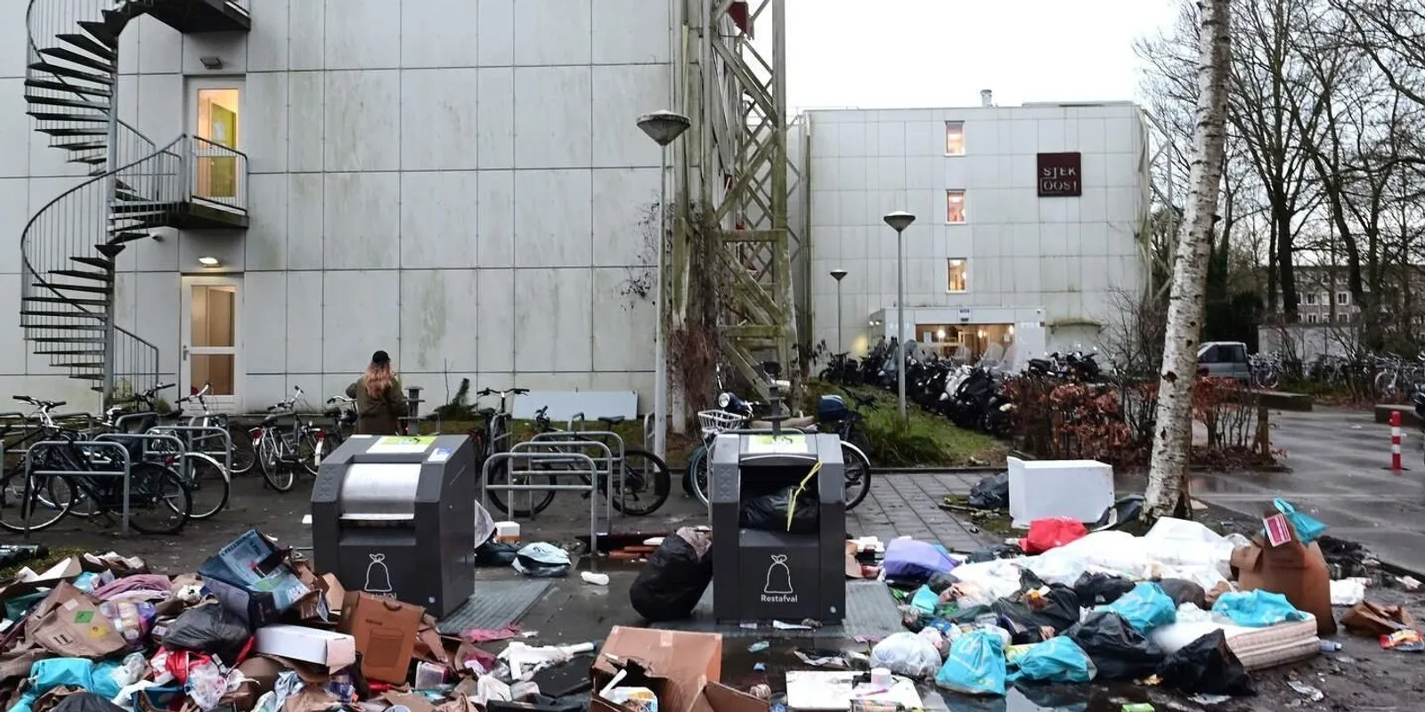 Diákokat zártak össze migránsokkal, nemi erőszak lett a vége