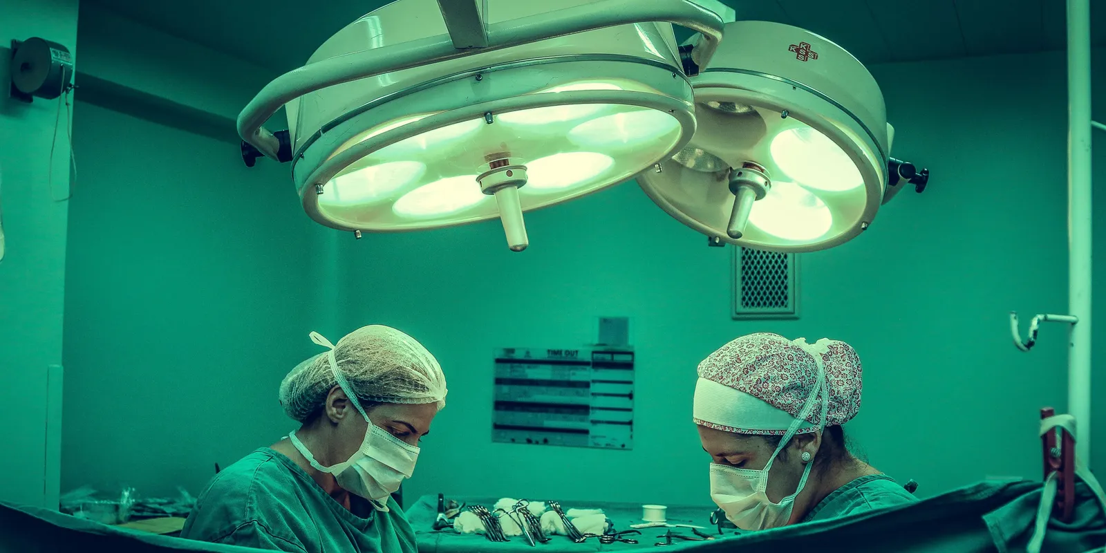 Megdöbbentő! 20 évig élt puskagolyóval a lábában