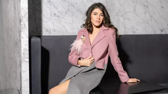 Újra hódít nagyanyáink kedvenc ékszere: ezt hordja most minden nő