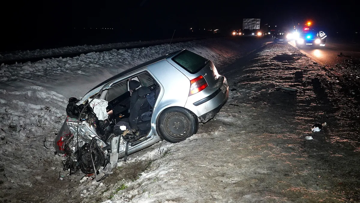 Összeroncsolódott személyautó 2026. január 23-án a 441-es főúton, Nagykőrös térségében, ahol két autó frontálisan ütközött