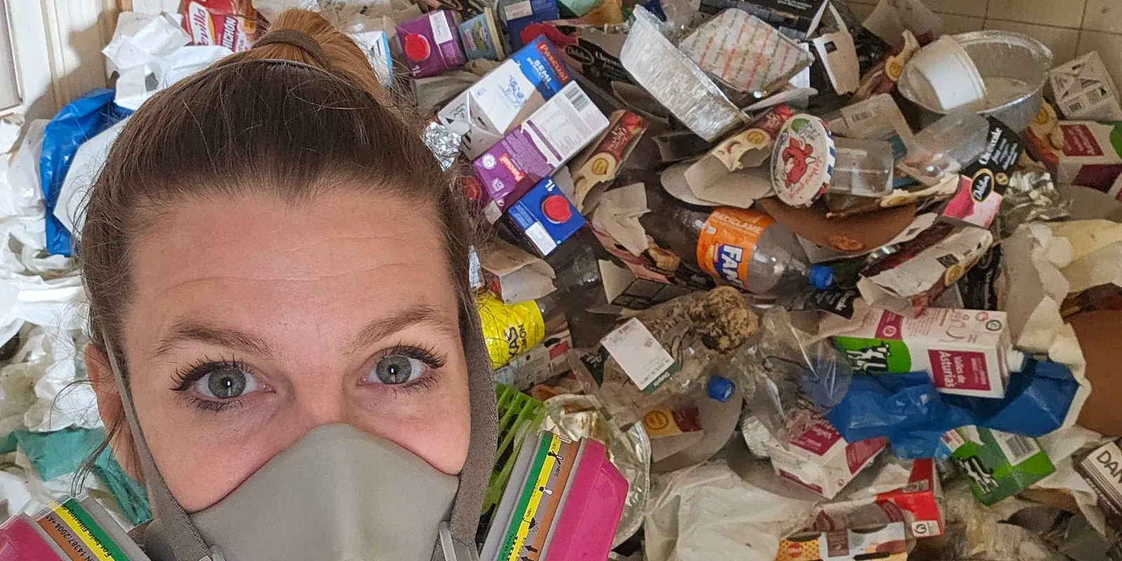 Extrém takarító: szemétrengetegben él a nyugdíjas