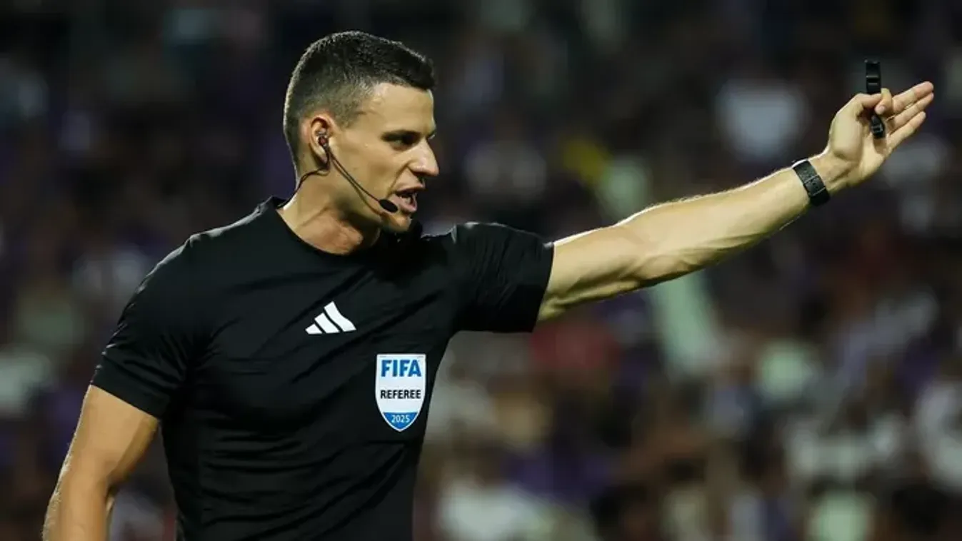 A korábbi játékvezetők őt látták a legjobb NB I-es bírónak