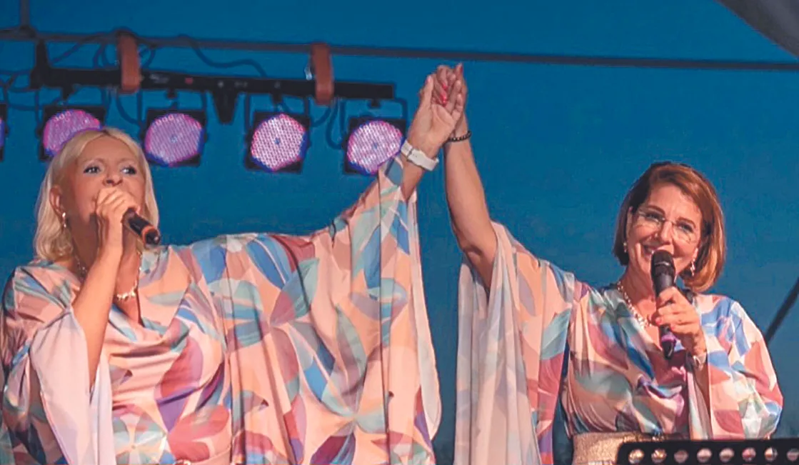 SZENTPÉTERI ESZTER,  a Tények reggeli híradósa valóra váltotta az álmát: énekelni kezdett, már fellépései is vannak - RIPOST
