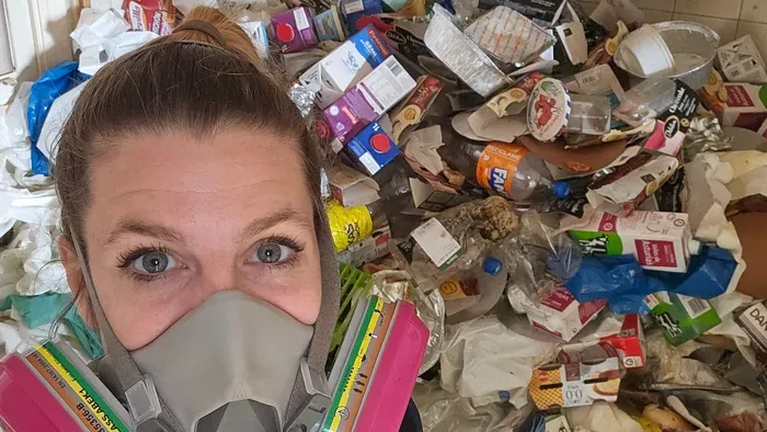 Extrém takarító: szemétrengetegben él a nyugdíjas