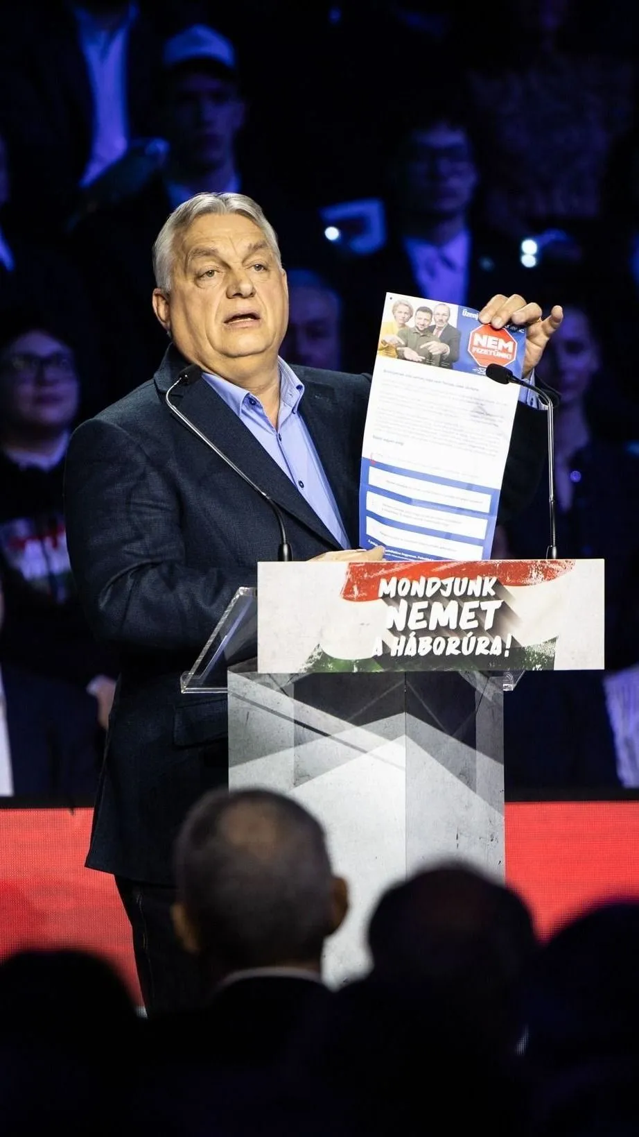Orbán Viktor bemutatta a Nemzeti Petíciót