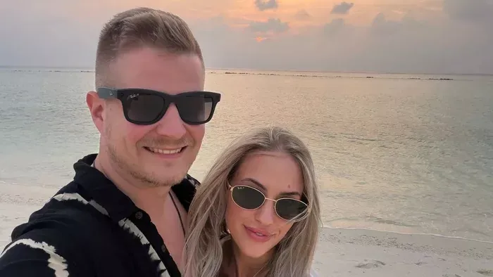 Megkérte szerelme kezét a magyar influenszer, Halmi Bence