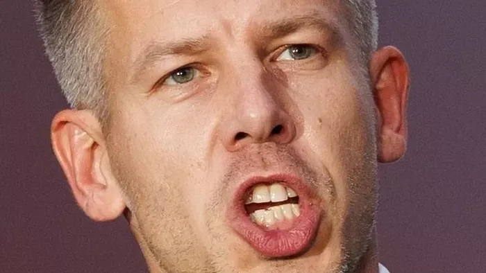 Kiszivárgott utasítás: kötelező a háborúpártiság a Tiszában