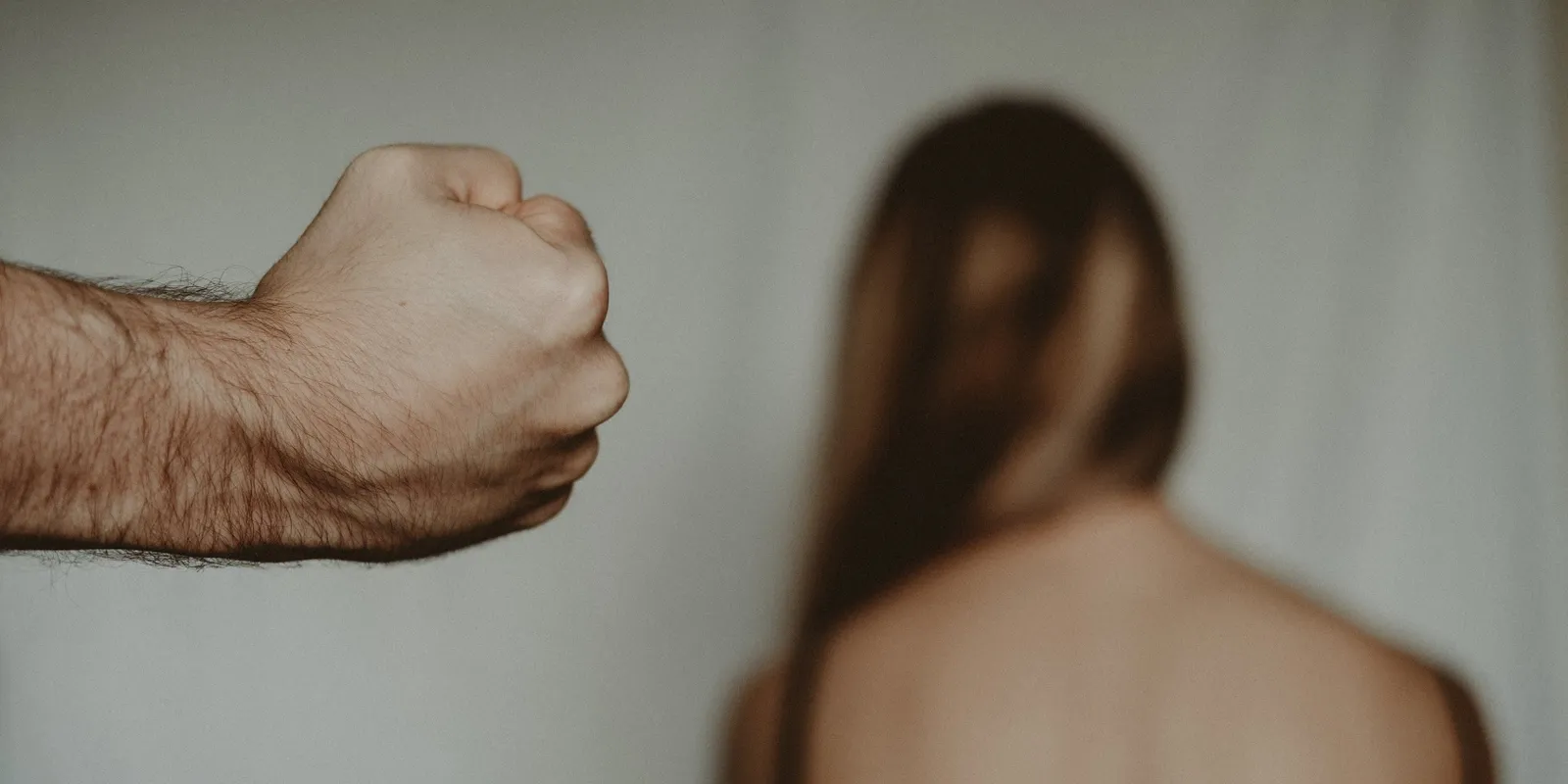 Megkínzott nők sanyargatásával lett milliomos a magyar férfi - borzalom, mit művelt