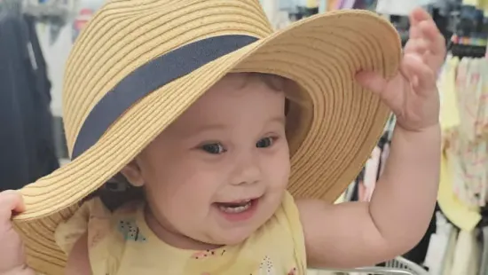 Édesapja mentette meg Lora életét