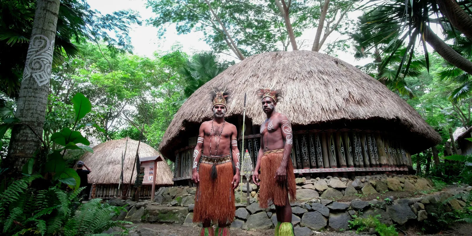 Új felvételek kerültek elő az érintetlen törzs tagjairól