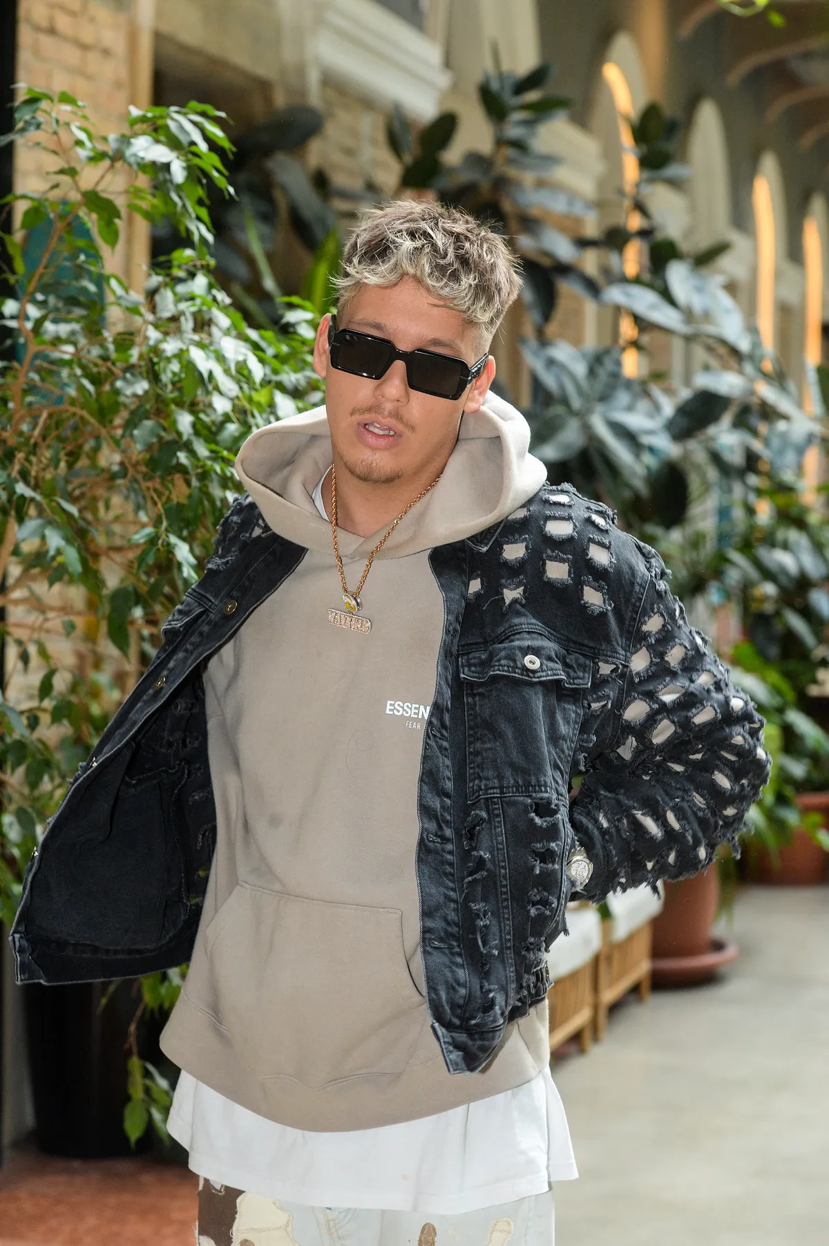 Manuel milliós összegért vásárolt ékszereket