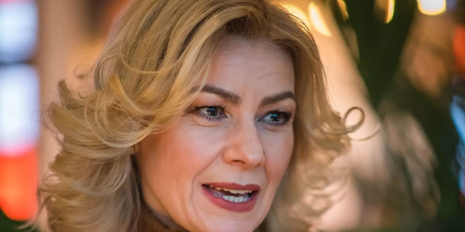 Hóhelyzet: szexi ruhában lapátolt a TV2 műsorvezetője