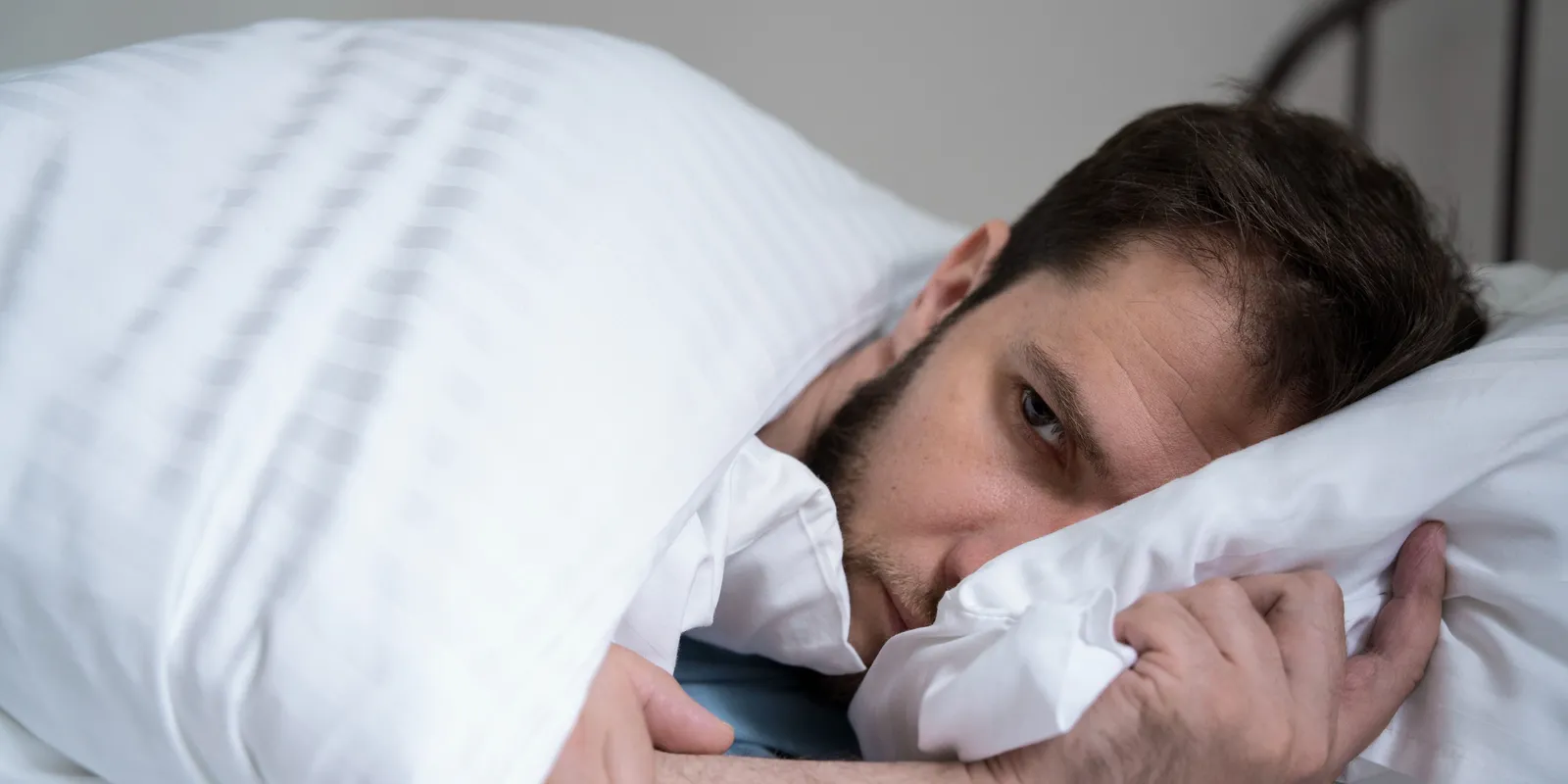 Alvás nélkül él két éve - titokzatos állapot gyötri Olivert