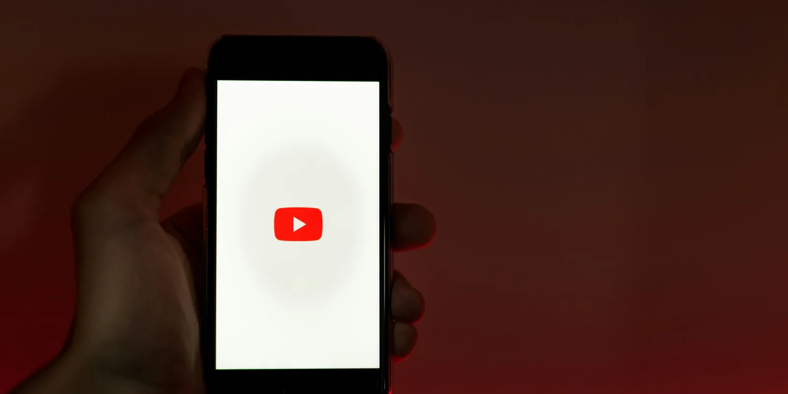 Pofátlanság! Fizetős lesz YouTube videók felgyorsítása?