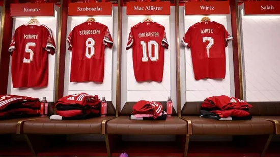 Itt a meglepetés, nem akárki kezd Szoboszlai Dominik mellett