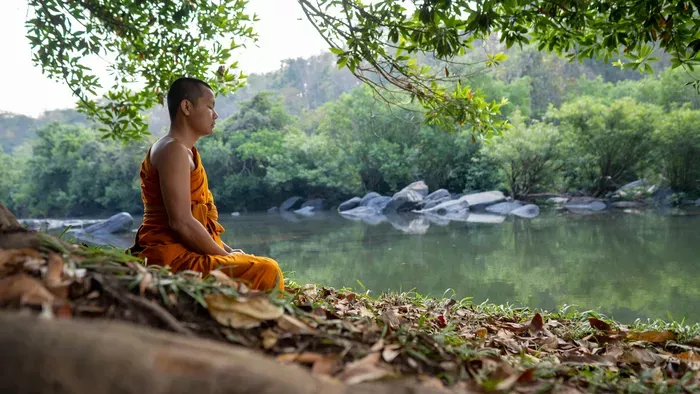 Prostik, fegyverek, drog: Buddhista szerzeteseknél voltak