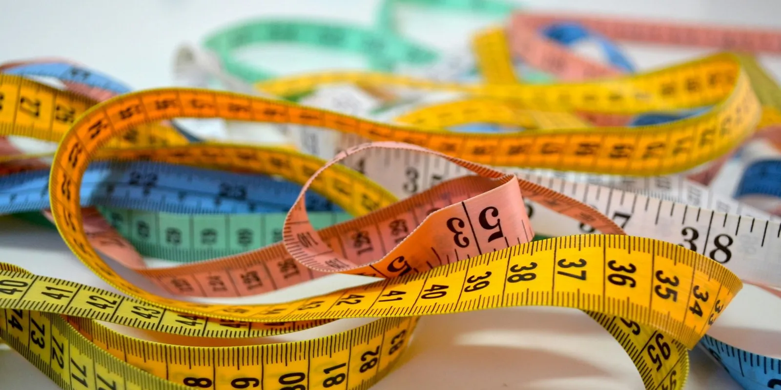 Egy betegség miatt folyamatosan növekednek egy nő mellei