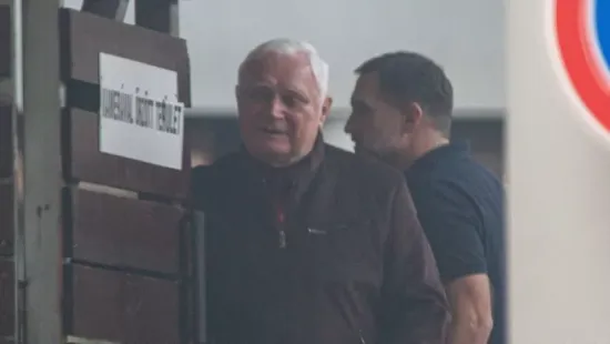 EXKLUZÍV FOTÓK: Az MSZP-s Kéri László hetente kampányfelkészítőre jár a Tisza Pártba