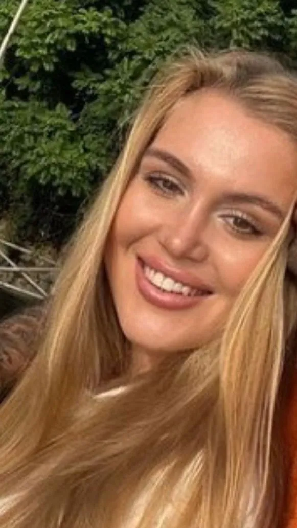 Buzsik Borkát testőrök kísérték