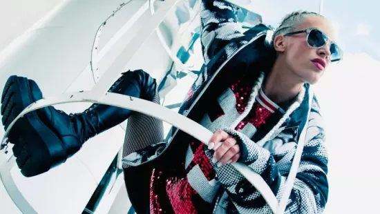 Pásztor Anna erre készül egy sötét kamrában