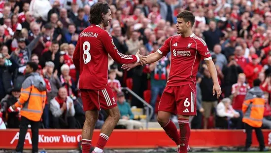 Hideg zuhany: Arne Slot váratlan döntést hozott Kerkez Milosról