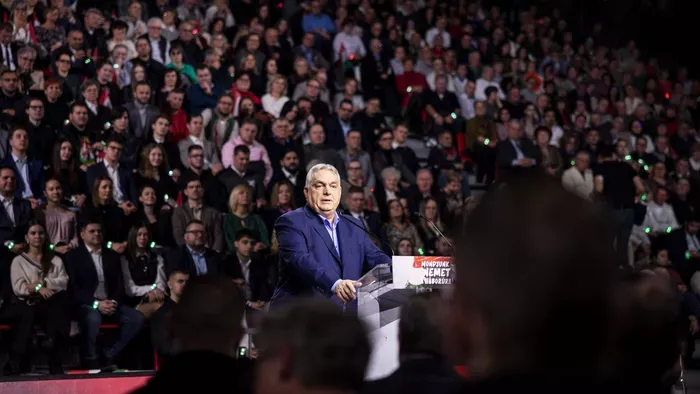 Orbán Viktor: Se katonát, se pénzt nem küldünk