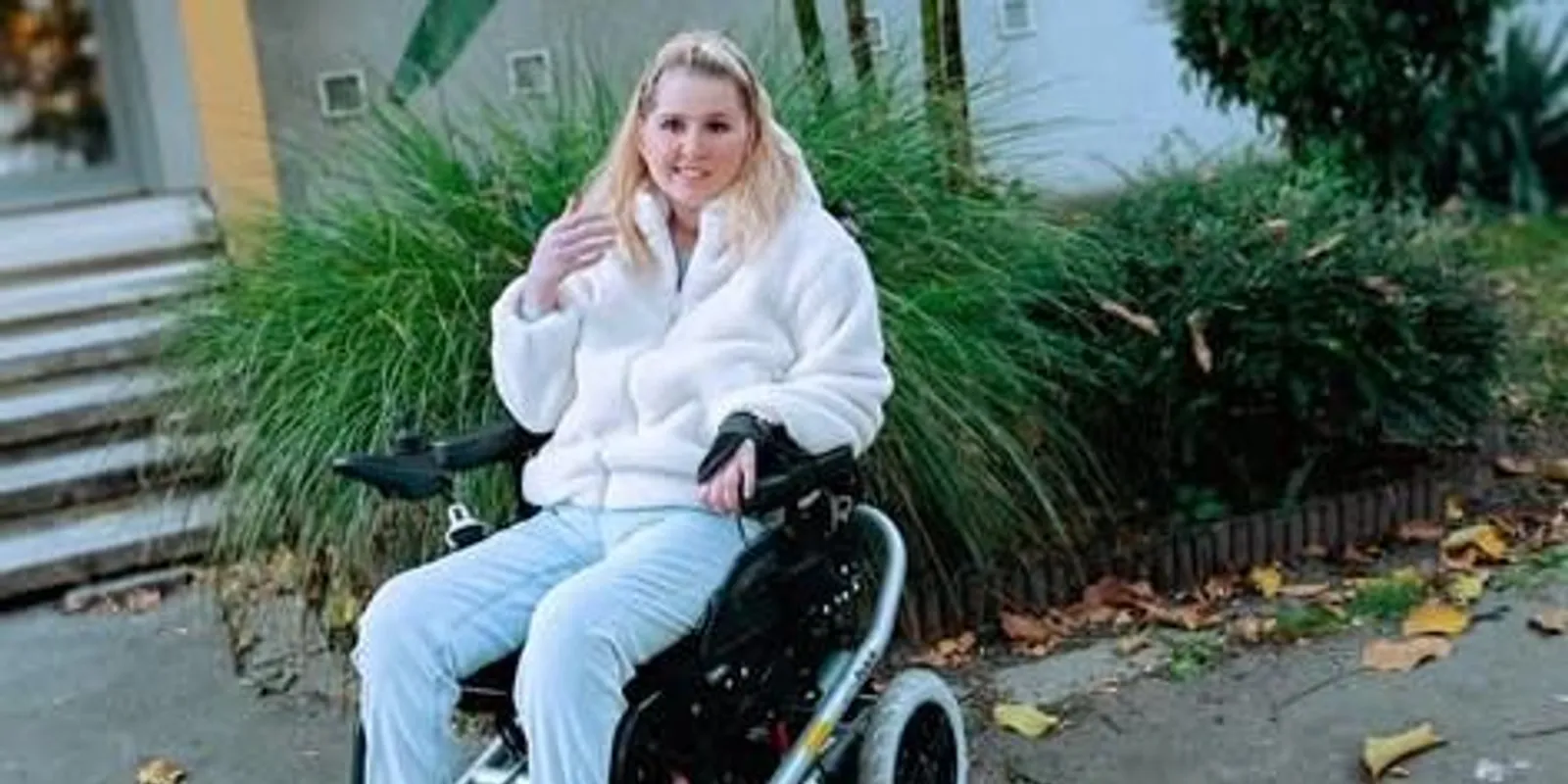 Epilepsziás rohamok gyötrik a lebénult táncosnőt, Vivient