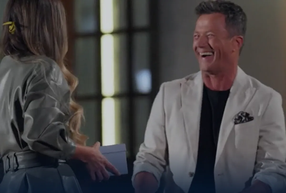 Stohl András pálinkát kapott ajándékba