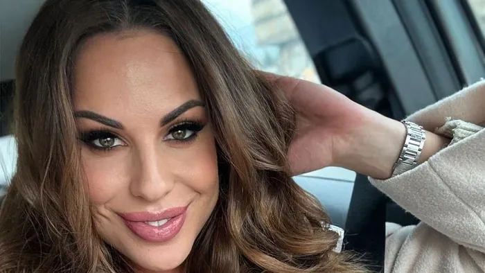 Tanulás közben is szexi a diáklány