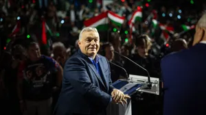 Orbán Viktor különleges képeket rakott ki a hatvani Háborúellenes Gyűlésről