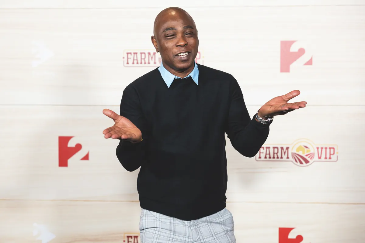 Fekete Pákó egy forgatás miatt nem tud a tervezett időben hazalátogatni.