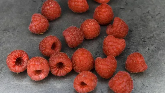 Mérgezett málnával állt bosszút: folyóba ugrott a rendőrök elől a gyermekgyilkos