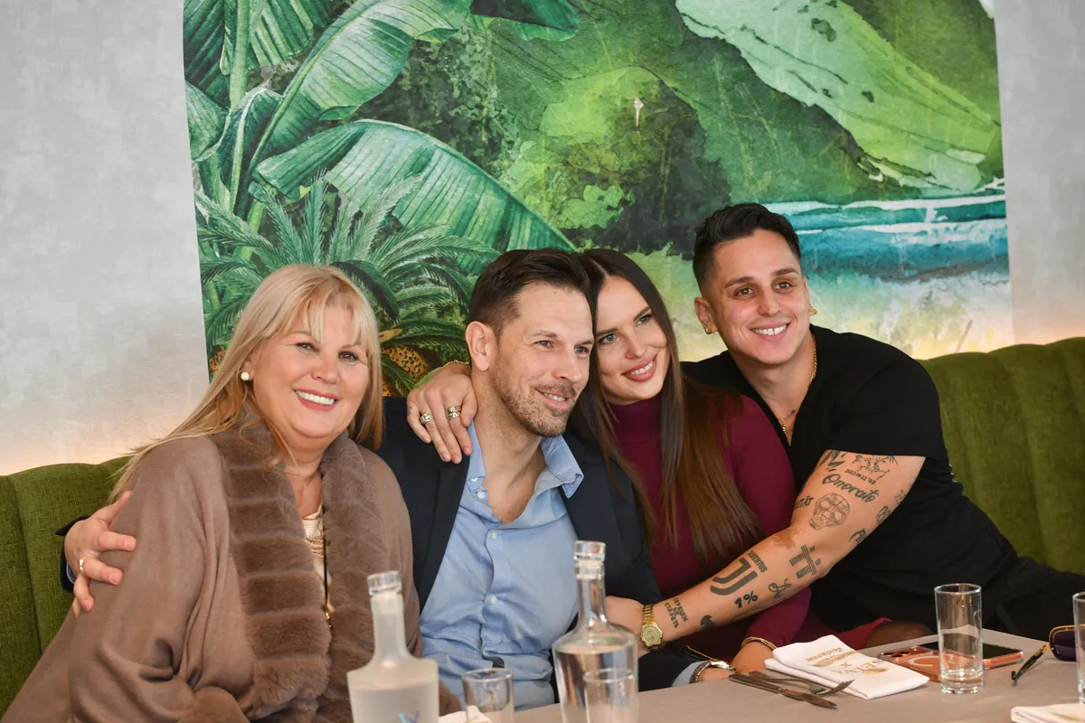 Az Eskü, megváltozom! sajtótájékoztatóján Aurelio legjob barátja, édesanyja és párja is ott volt.