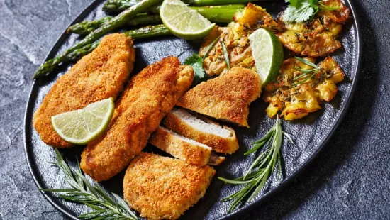 Ettől az egy trükktől lesz tökéletes és nem cipőtalp a rántott csirkemell