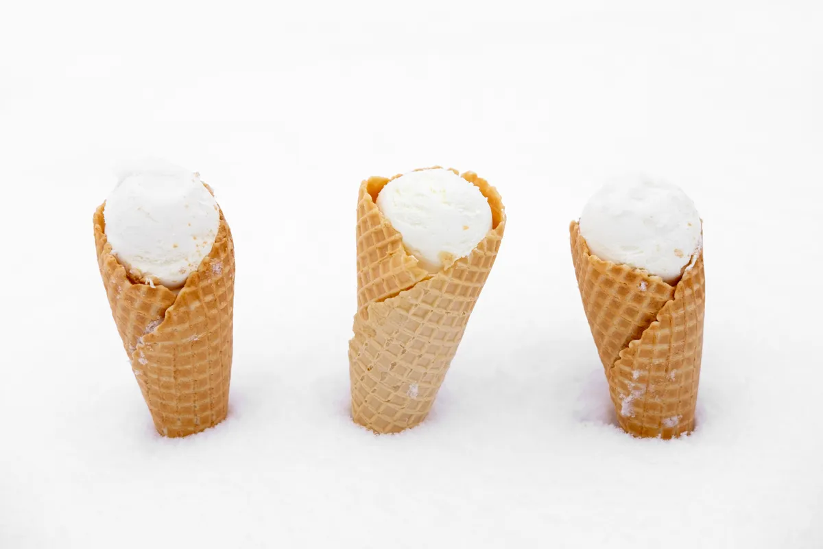 Fagyi hóban Ice,Cream,In,Waffle,Cone,In,Snow