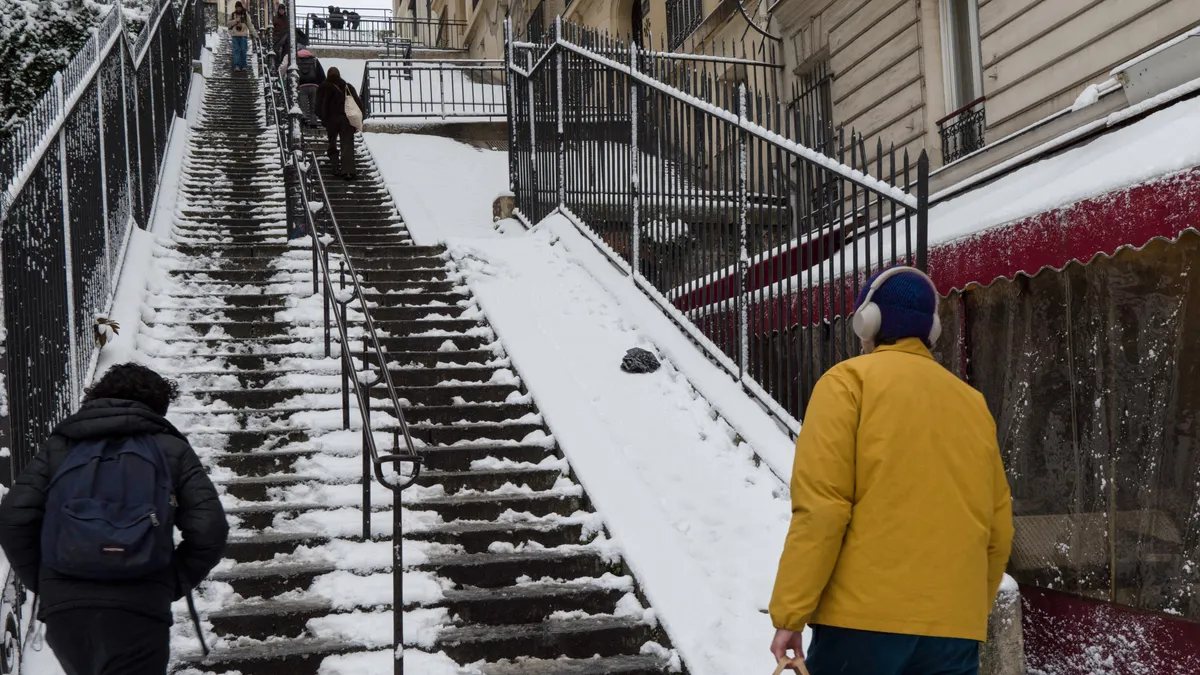 jeges csúszós lépcső kártérítés