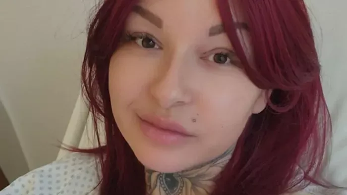 Leállt a tüdeje: Kegyetlen harcot vív a mellrákkal Julianna