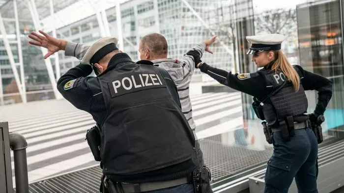 Súlyos vádak: őrizetbe vették a BMW egyik csúcsvezetőjét