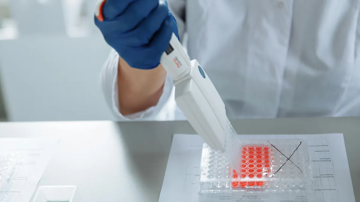 Egyetlen ember őssejtje tudja csak megmenteni a ritka betegségben szenvedő nőt