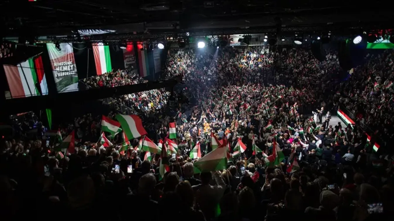 Lélegzetelállító fotósorozatot osztott meg Orbán Viktor