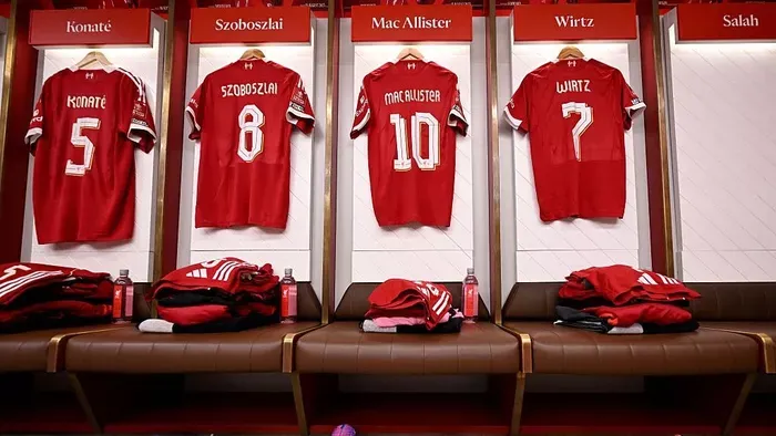 Itt a meglepetés, nem akárki kezd Szoboszlai Dominik mellett