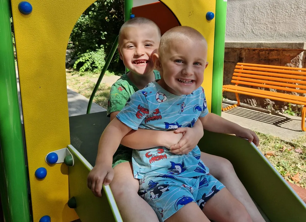 Réfi Benett és Dominik, a Duchenne-szindrómás testvérpár