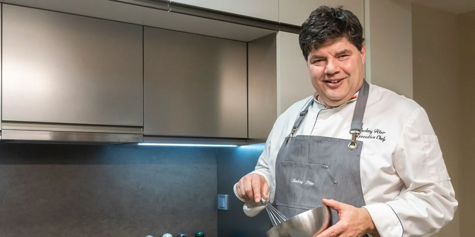 Buday Péter kiakadt: hazugságokat terjesztenek a sztárséfről