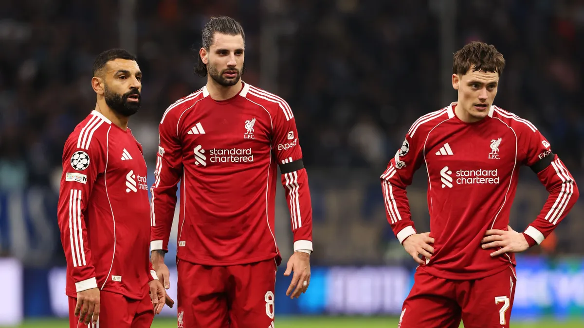 Mohamed Szalah (balra) távozása után Szoboszlai Dominik lehet a jobb oldali, Florian Wirtz a bal oldali támadó Xabi Alonso átszabott Liverpooljában?