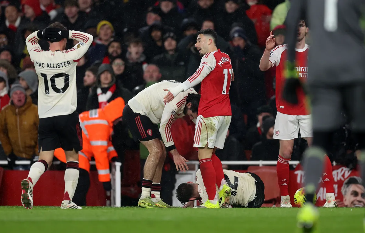 Az MU hajdani kemény spílerei szerint Szoboszlai Dominikéknak (középen) oda kellett volna vágniuk Martinellinek