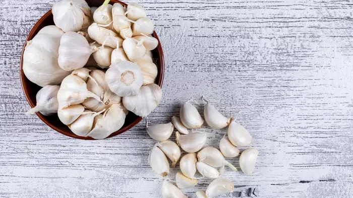 Fokhagymahéj: most gyűjtsd, később aranyat ér